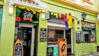 bares ecuatorianos en cartagena Punto Tropical